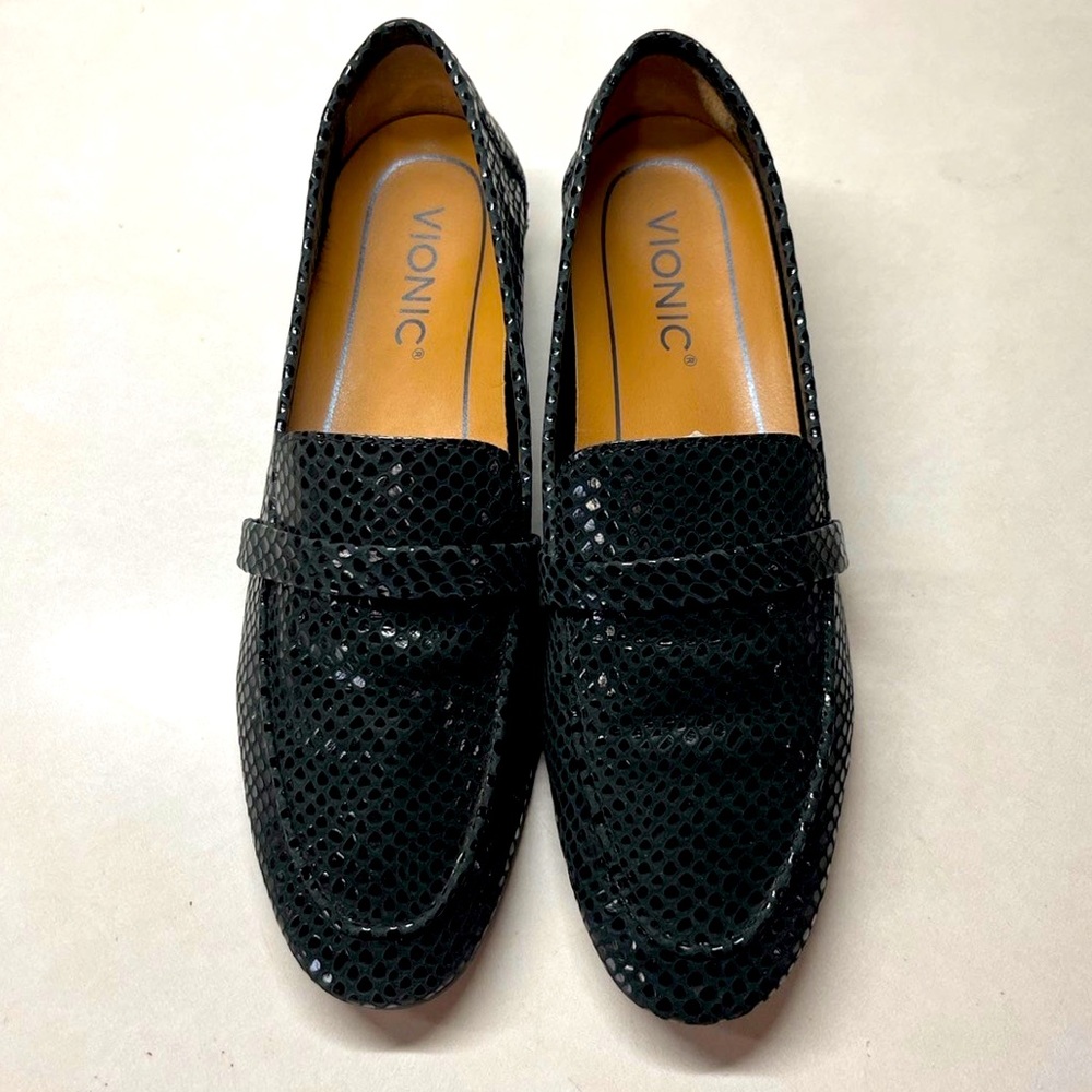 Vionic Zana Lizard Slip On Size 6